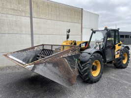Caterpillar TH330B verreiker  (3)