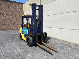 Komatsu FG30HT-14 heftruck triplex 3 ton (96)