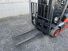 Linde E16-02 EVO heftruck 1.600 kg - triple (144)