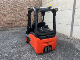 Linde E18-02 (21) heftruck elektrisch full free TRIPLEX