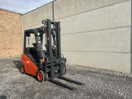 Linde H20D-01 heftruck 1,8 ton diesel - triple (188)