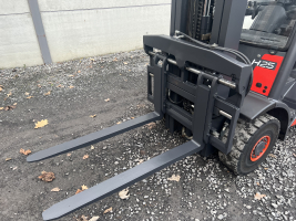 Linde H25D-01 heftruck 2.500 kg diesel TRIPLEX  (210)