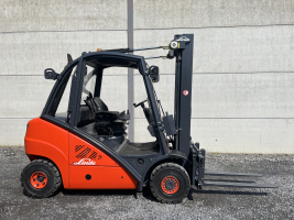 Linde H25D-01 heftruck 2.500 kg diesel TRIPLEX  (256)