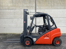 Linde H25D-01 (261) heftruck diesel triple