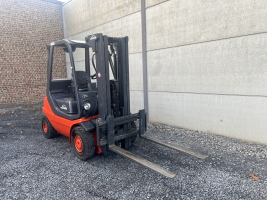 Linde H25D-03 heftruck 2,5 ton (69) TRIPLE