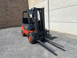 Linde H25D-03 heftruck 2,5 ton (82) TRIPLE