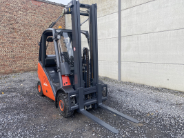 Linde H25T heftruck op LPG _ TRIPLEX - 2,5 ton (241)