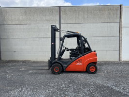 Linde H25T heftruck op LPG - TRIPLEX - 2,5 ton (257)
