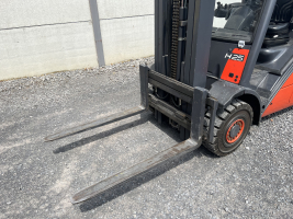 Linde H25T heftruck op LPG - TRIPLEX - 2,5 ton (257)