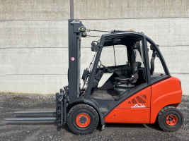 Linde H30D-01 heftruck triplex diesel 3 ton (246)