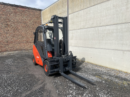 Linde H30D-01 heftruck triplex diesel 3 ton (246)