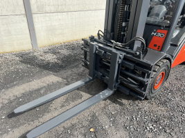 Linde H30D-01 heftruck triplex diesel 3 ton (246)