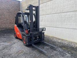 Linde H30D-01 heftruck triplex diesel 3 ton (257)