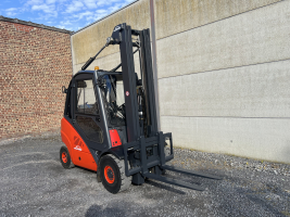Linde H30T-01 (99) heftruck LPG 3 ton TRIPLEX