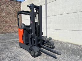 Linde R16G-01 reachtruck op banden (196)