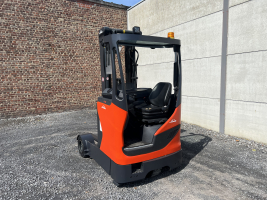Linde R16G-01 reachtruck op banden (196)