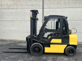 Nissan UGD02A30PQ heftruck 3 TON  op LPG (251) triple