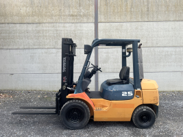 Toyota 02-7FD25 (67) heftruck 2,5 ton diesel