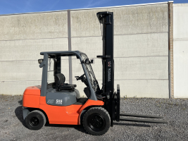 Toyota 02-7FDJF35 (234) heftruck diesel  3,5 ton triplex