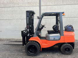 Duplicaat van Toyota 02-7FGF30 (209) heftruck LPG  3 ton triplex
