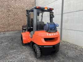 Duplicaat van Toyota 02-7FGF30 (209) heftruck LPG  3 ton triplex