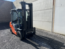 Toyota 02-8FDF25 (232) heftruck diesel TRIPLE