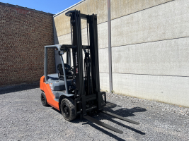 Toyota 02-8FDF25 heftruck 2.500 kg - triple (67) - 6M50