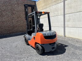 Toyota 02-8FDF25 heftruck 2.500 kg - triple (67) - 6M50