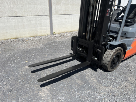 Toyota 02-8FDF25 heftruck 2.500 kg - triple (67) - 6M50