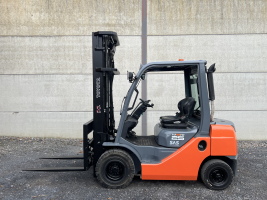 Toyota 02-8FDF25 heftruck 2.500 kg - triple (79)
