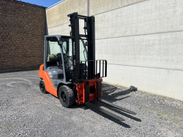 Toyota 02-8FGF25 heftruck 2,5 TON  op LPG (99)