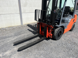 Toyota 02-8FGF25 heftruck 2,5 TON  op LPG (99)