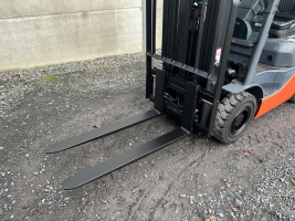 Toyota 06-8FG18F heftruck op LPG (194)