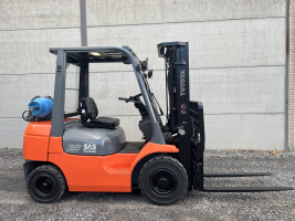 Toyota 42-7FGF25 (248) heftruck LPG  2,5 ton triplex