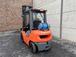Toyota 42-7FGF25 heftruck 2,5 TON  op LPG (258)