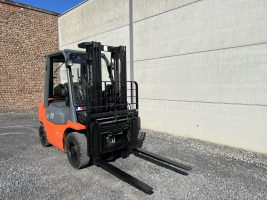 Toyota 42-7FGF25 (261) heftruck LPG  2,5 ton triplex