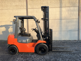 Toyota 62-7FDF25 (251) heftruck diesel triplex